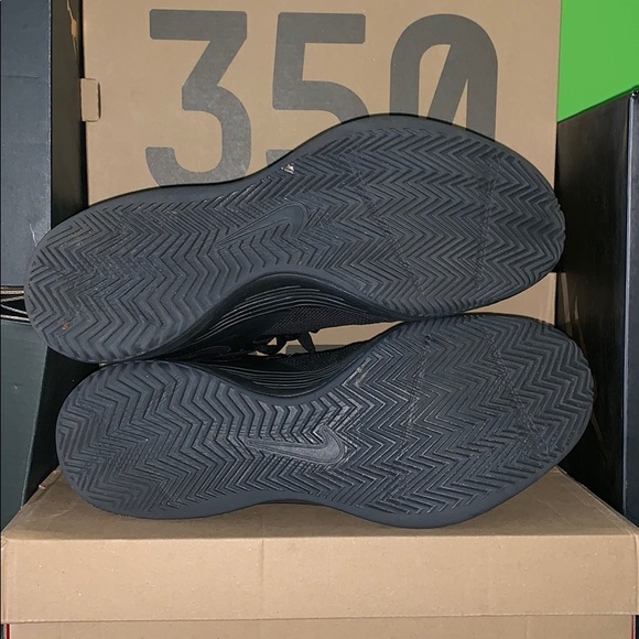 Nike basketball shoes - Picture 3 of 8